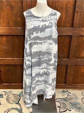 Alfani Sleeveless Gray & White Maxi Dress